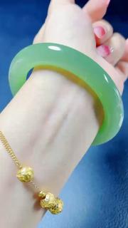 精品和田玉碧玉手镯