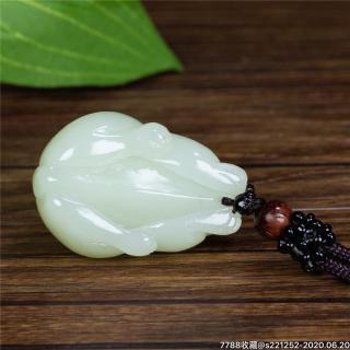 和田玉手工精雕貔貅挂坠新疆和田玉山料貔貅吊坠和田玉手工精雕貔貅